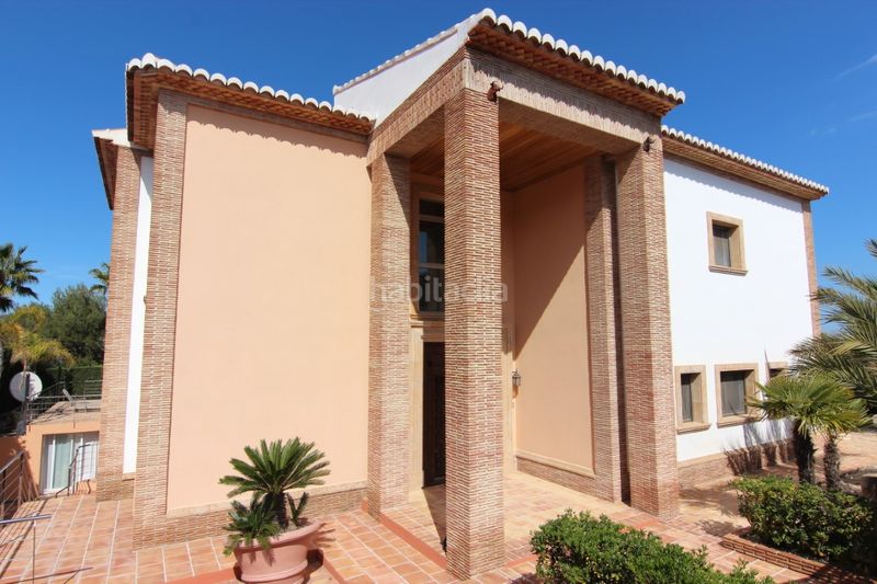 Foto 7a0b0879-2032-45e3-8951-e015b7c91a1b. Casa amb aparcament a Centro Ciudad Xàbia