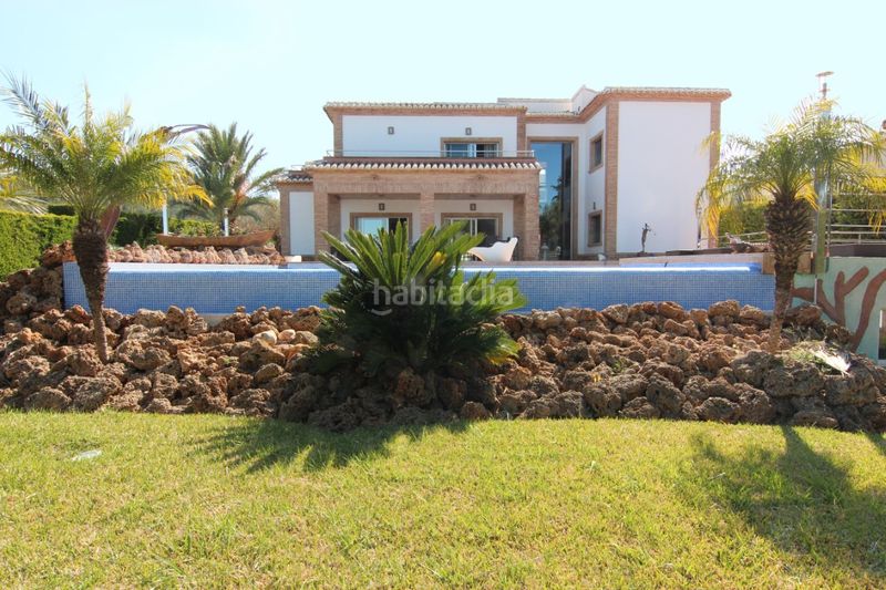 Foto be2f5fb0-b56b-40bc-8654-d1cd2e10f551. Casa amb aparcament a Centro Ciudad Xàbia