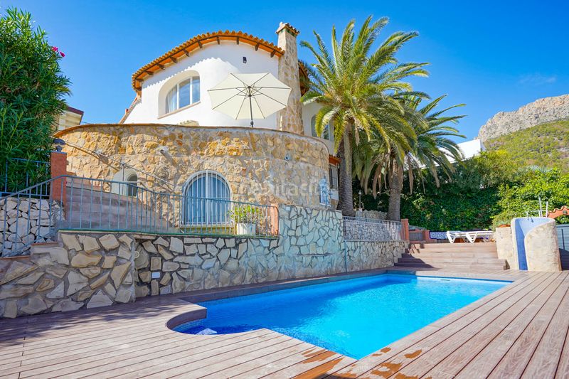 Foto ce1ad763-4542-43e2-9520-d033c460ff1d. Casa amb aparcament a Pueblo Calp