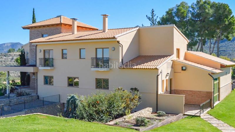 Foto 74e3f6e9-89fb-48e4-a989-c3a7fd033ab0. Casa amb aparcament a Penàguila