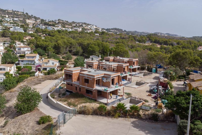 Foto d72feccc-ddeb-4eef-b5dd-5d605ea5204a. Casa amb aparcament a Pueblo Calp