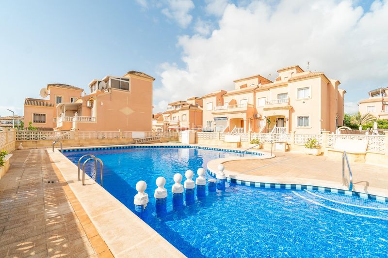 Foto b3c08867-483d-4df9-8907-2c587013c6e5. Apartament amb calefacció a Playa Flamenca Orihuela