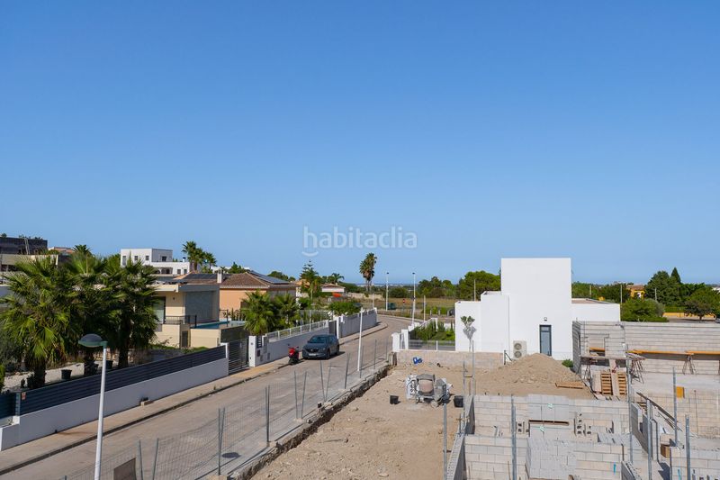 Foto 754e65a8-c3a1-43a7-9856-f54d116114ad. Casa amb aparcament a Beniarbeig