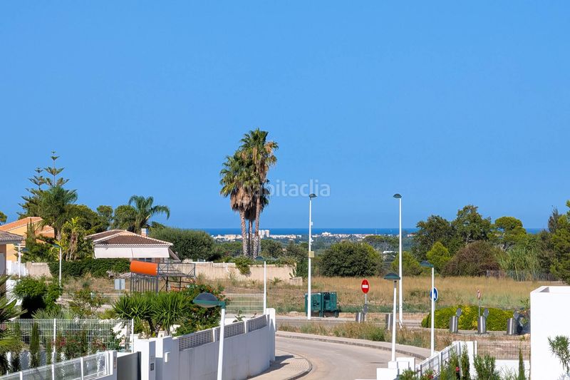 Foto 851ccec3-e244-44f9-a7af-d3e978ed5e3a. Casa amb aparcament a Beniarbeig