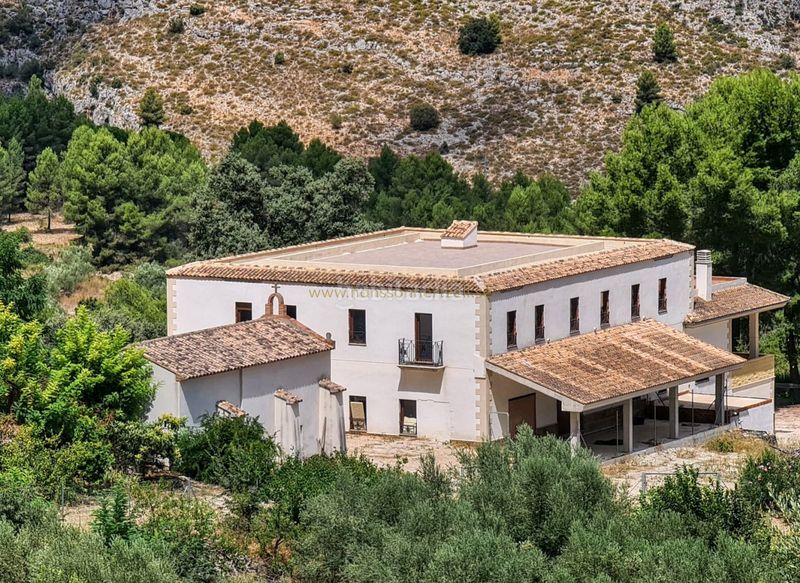 Foto 58cecabe-0ffa-4cdc-99d3-53b455468dd0. Casa amb aparcament a Muro de Alcoy