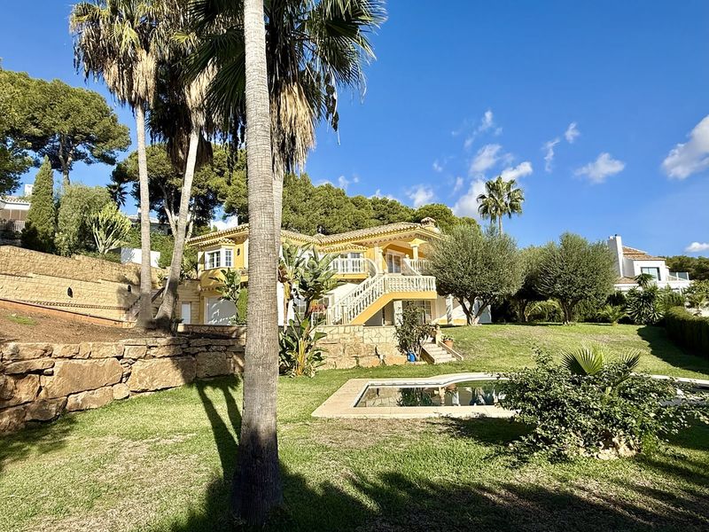 Foto 837553b6-4886-48d0-9a5c-be57ac14c192. Casa amb aparcament a Santa Clara Marbella