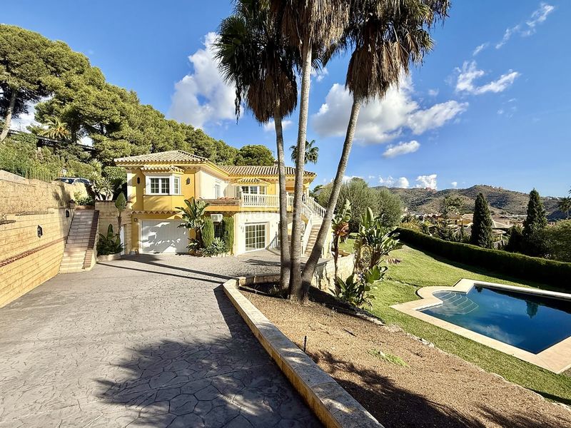 Foto 935c84c9-77a4-4c7f-adf1-ae17f99be412. Casa amb aparcament a Santa Clara Marbella