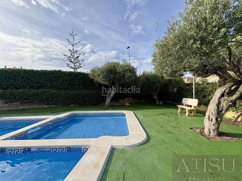 Foto 7d32d68d-3bf1-4e1d-aab1-0753d15c9b01. Casa aparellada amb aparcament piscina a Centro Mutxamel