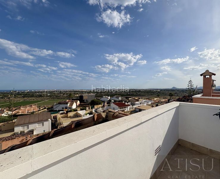 Foto 800aecaa-99bd-4f97-812e-819e1eef61e2. Casa aparellada amb aparcament piscina a Centro Mutxamel
