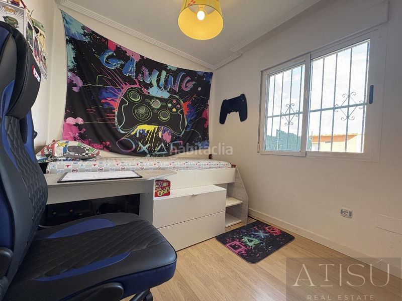 Foto 80b913ae-ee4b-4242-b5a8-fe763557e303. Casa aparellada amb aparcament piscina a Centro Mutxamel