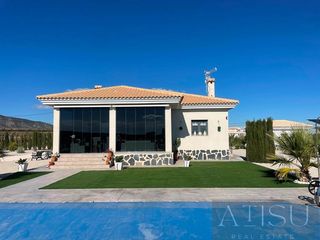 Chalet in Pinoso. Pinosovilla