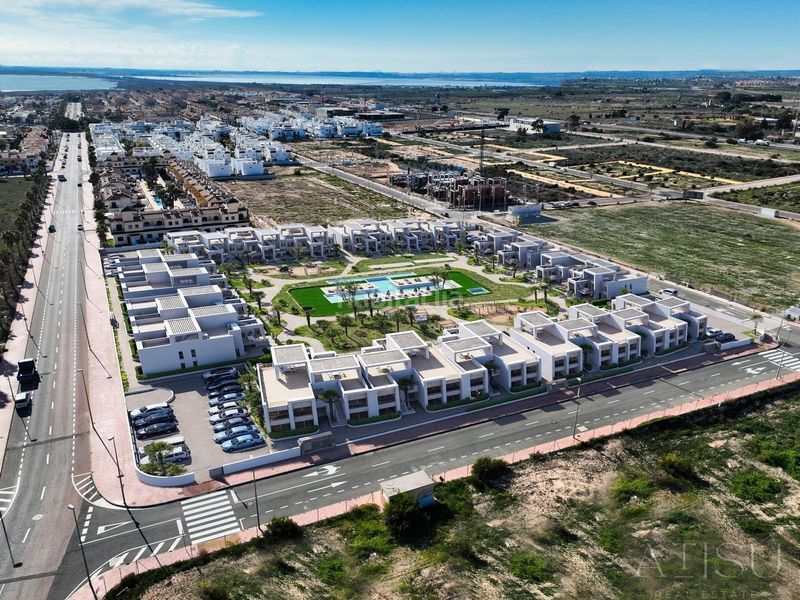 Foto 01ce5722-9894-4cbe-8318-808bdefdf8d2. Casa amb piscina a Rojales