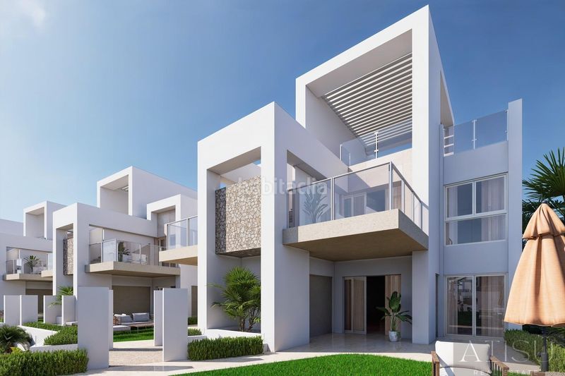 Foto dd1f3a45-ba47-48e0-bea2-c3395c526bab. Casa amb piscina a Rojales
