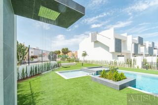 Casa in Los Balcones-Los Altos. Torreviejabungalow