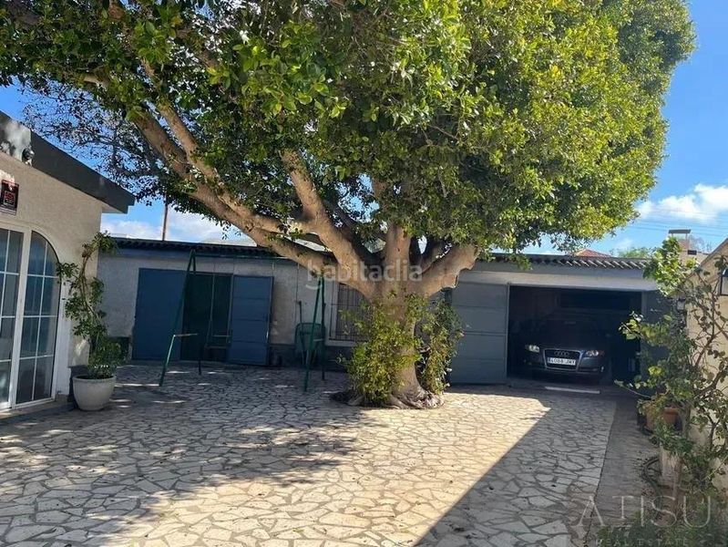 Foto 053a3ebc-b95e-4f96-afe9-e89dc4da2870. Casa amb piscina a Busot