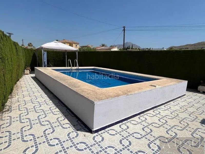 Foto 4efe881f-68fe-4ff5-8d33-e6224ee7996c. Casa amb piscina a Busot