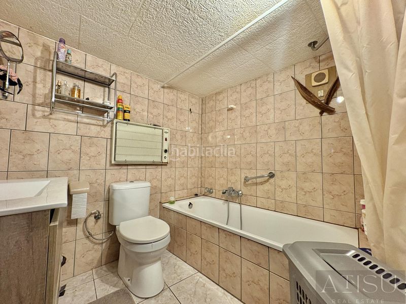 Foto 00d3e04a-af96-4cb1-9a11-dff7d0f2286e. Casa amb piscina a Campello Pueblo Campello (el)