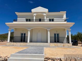 Chalet in Pinoso. Pinosovilla