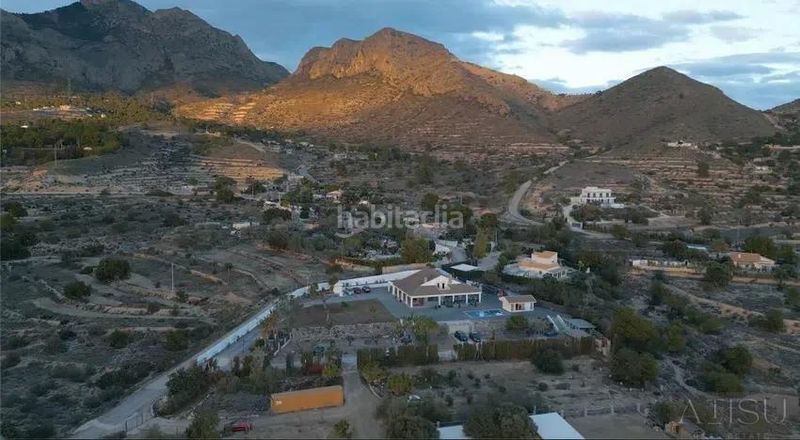 Foto 84841271-4941-4784-b218-5ff0e4d36f39. Casa amb piscina a Busot