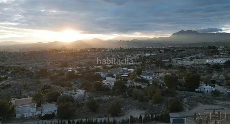 Foto f20e9f7b-9fd5-4981-833f-43c99032d712. Casa amb piscina a Busot