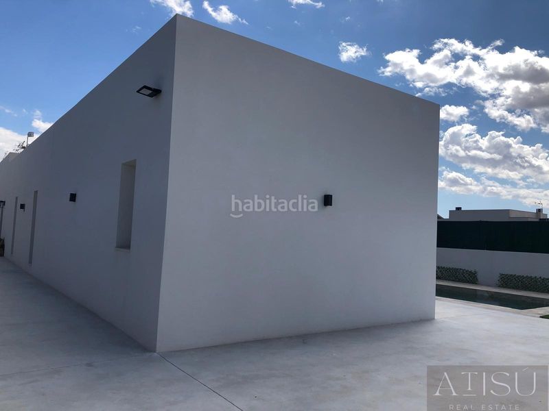 Foto c9e8d71d-fdd6-4ba2-a532-c7e1381bd5d7. Xalet amb piscina a Pinoso