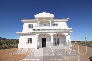 Chalet in Pinoso. Pinosovilla
