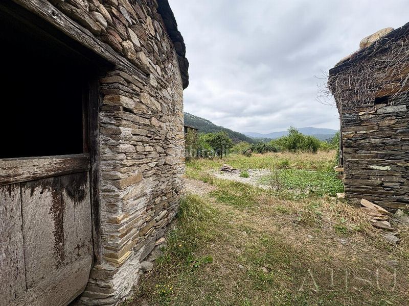 Foto 1a1ade41-8fa7-497c-9e4a-c9725c68b1fa. Masia a vides a Pontenova (A)