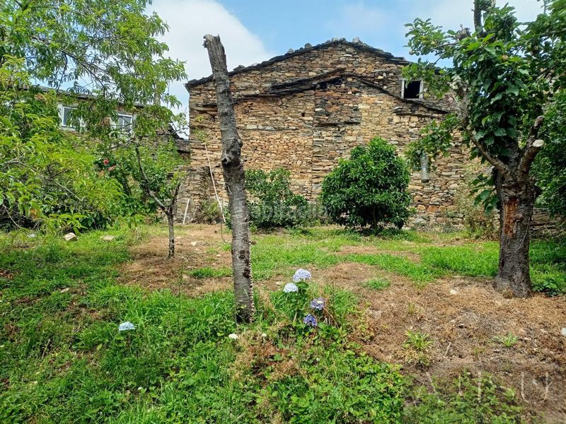 Foto 6909a669-2c03-4635-a8a5-236540b9cdff. Masia a vides a Pontenova (A)