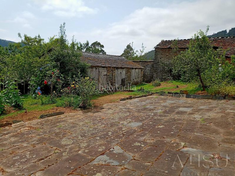 Foto cfab4b5c-8065-4870-873f-eb54968d4b55. Masia a vides a Pontenova (A)