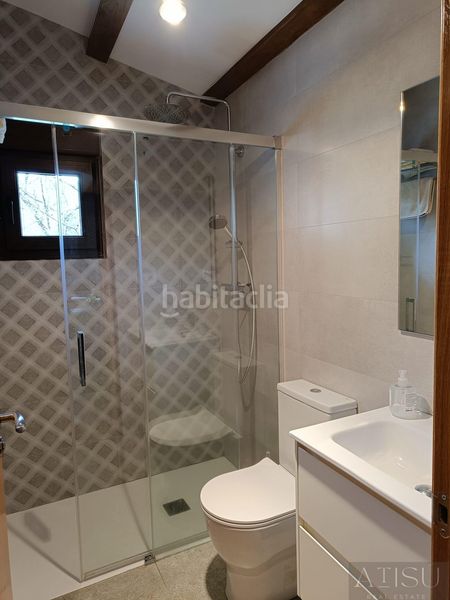 Foto f5d3f4fd-e21a-49f6-9183-9a19fb9f026f. Masia a vides a Pontenova (A)