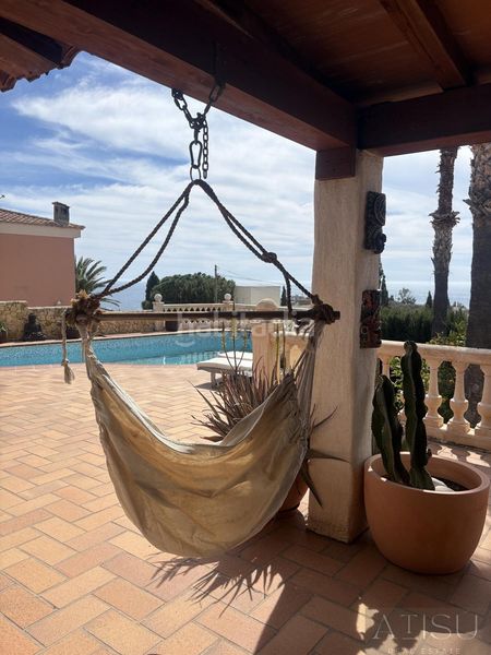 Foto 1f0dd8d1-bffa-4068-a7b7-d616b77f8784. Casa amb aparcament piscina a Pueblo Español-Coveta Fumá Campello (el)