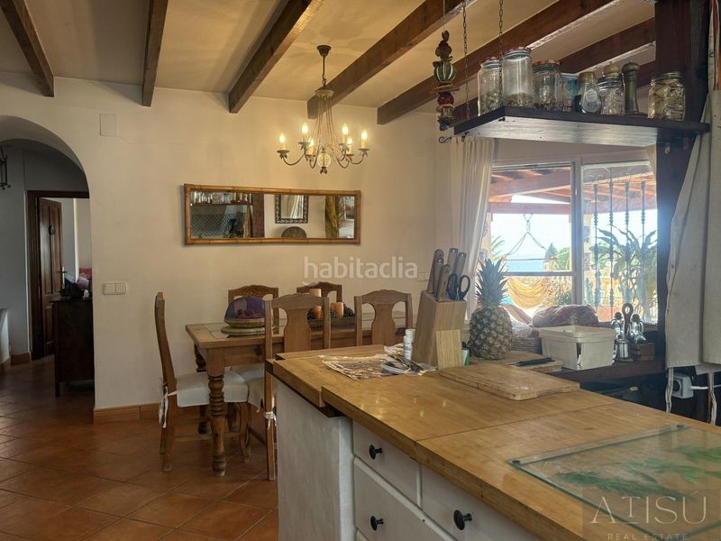 Foto 6c063135-78fc-4019-9387-f50da91a5317. Casa amb aparcament piscina a Pueblo Español-Coveta Fumá Campello (el)