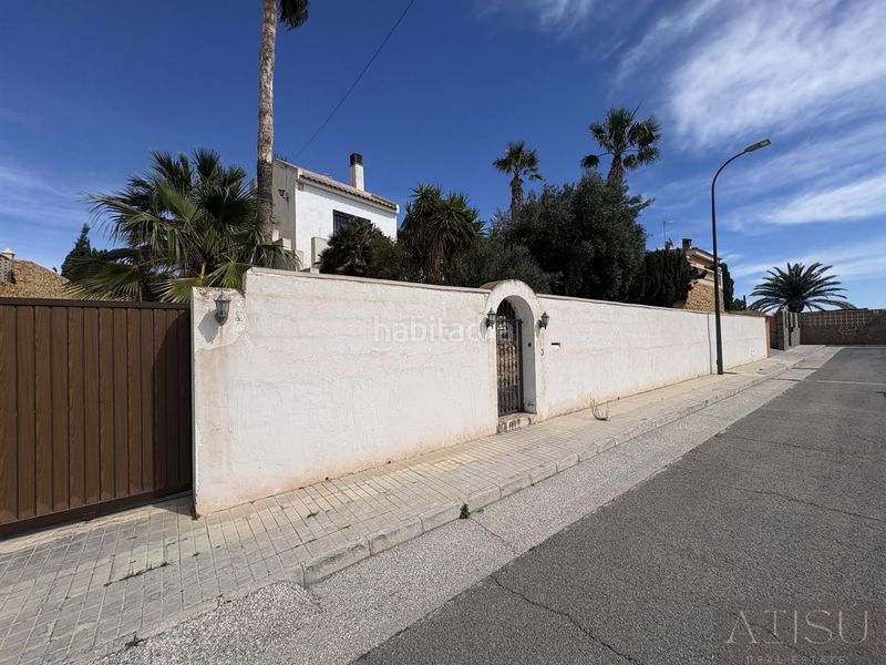 Foto 8a721570-5a7c-454a-9264-7d9eeebaffd8. Casa amb aparcament piscina a Pueblo Español-Coveta Fumá Campello (el)