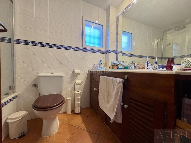 Foto 92e96e10-ebcf-42bb-ba89-6a79eb4a6513. Casa amb aparcament piscina a Pueblo Español-Coveta Fumá Campello (el)