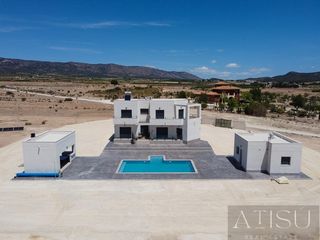 Chalet in Pinoso. Pinosovilla