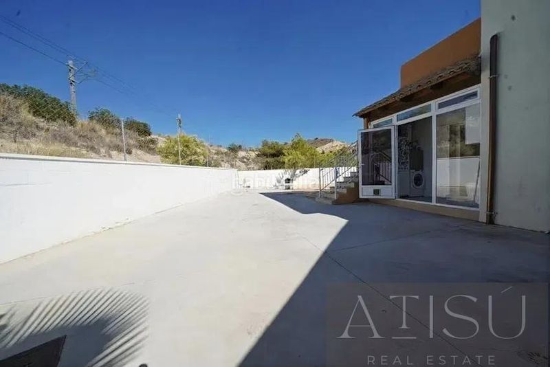 Foto e752f1dc-ca44-49dc-a407-5c7530bc4011. Apartament amb aparcament piscina a Pueblo Acantilado-Lanuza Campello (el)