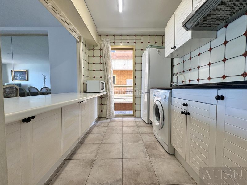 Foto 9f5a043a-a56f-4884-9044-579aa75951db. Rent flat with heating parking pool in Playa Poniente Benidorm