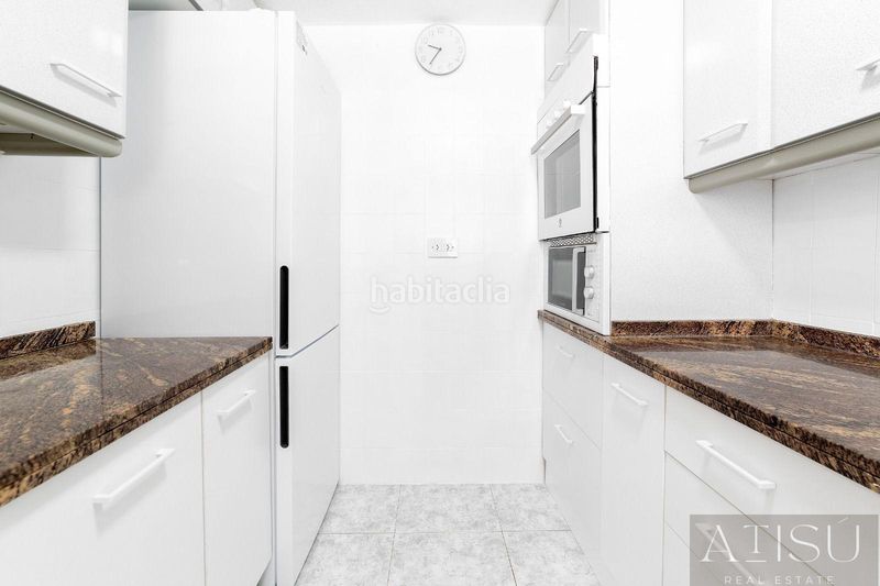 Foto 4adb563e-f901-4d5a-afe9-a92c05281d50. Rent flat with heating parking in Playa Poniente Benidorm