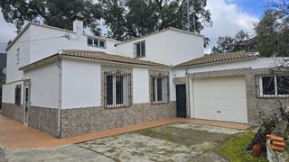 Casa en N/a. Casa 338 metros, 6 dormitorios, 2 baños, 1 aseo y 4000 metros de