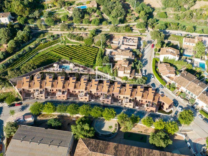 Foto 5b00c242-8f47-49b6-84e3-8203ffecf45d. Chalet adosado de obra nueva de 3 dormitorios con 21m de jardín en venta en región de mallorca en Esporles