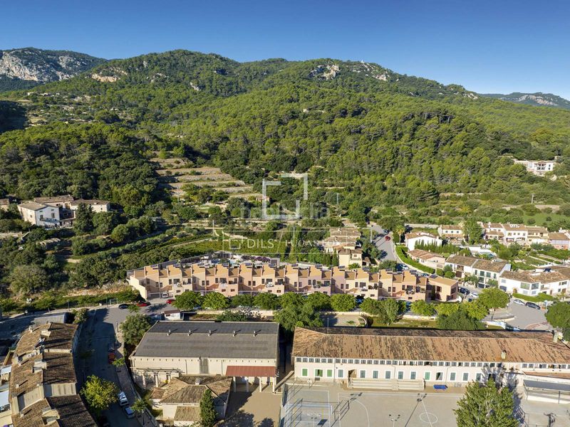 Foto 6bb81631-2a5a-4470-9959-7c906c9eee39. Chalet adosado de obra nueva de 3 dormitorios con 21m de jardín en venta en región de mallorca en Esporles