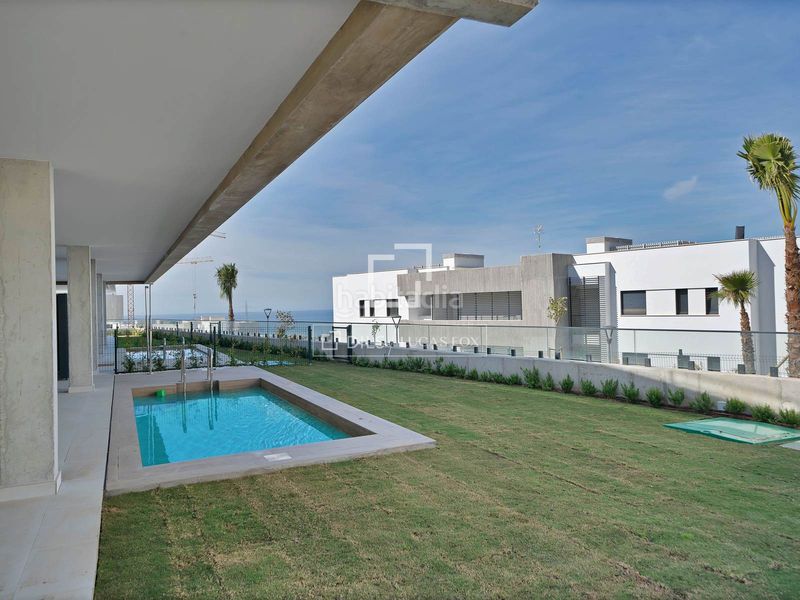 Foto d260c01b-21c3-4cc1-a76a-34e6f1c3f299. Pis amb aparcament piscina a Alto de los Monteros Marbella