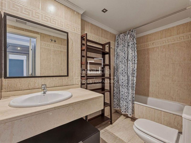 Foto a5e83006-57fb-4777-8b85-f087f76277f7. Pis amb aparcament piscina a La Carolina - Guadalpín Marbella