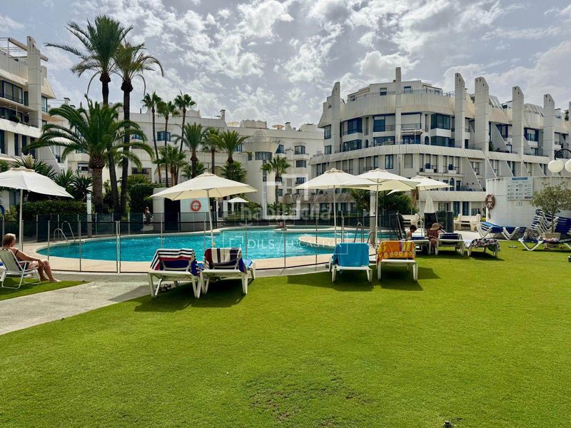 Foto b2e19a4e-86f7-47a2-be76-c32cfc6e01c7. Pis amb aparcament piscina a Playa de la Fontanilla Marbella