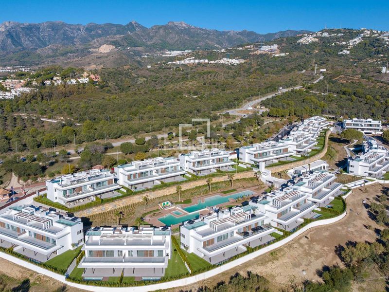 Foto 43929345-f839-4851-8c41-878d6c2b8fb3. Pis amb calefacció aparcament piscina a bahía de Marbella Marbella