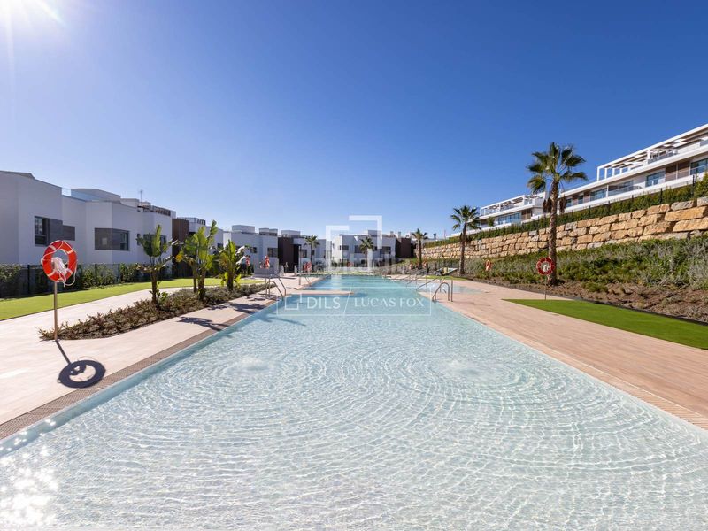 Foto b7780b53-ed4d-48c5-a947-09853f6f959e. Pis amb calefacció aparcament piscina a bahía de Marbella Marbella