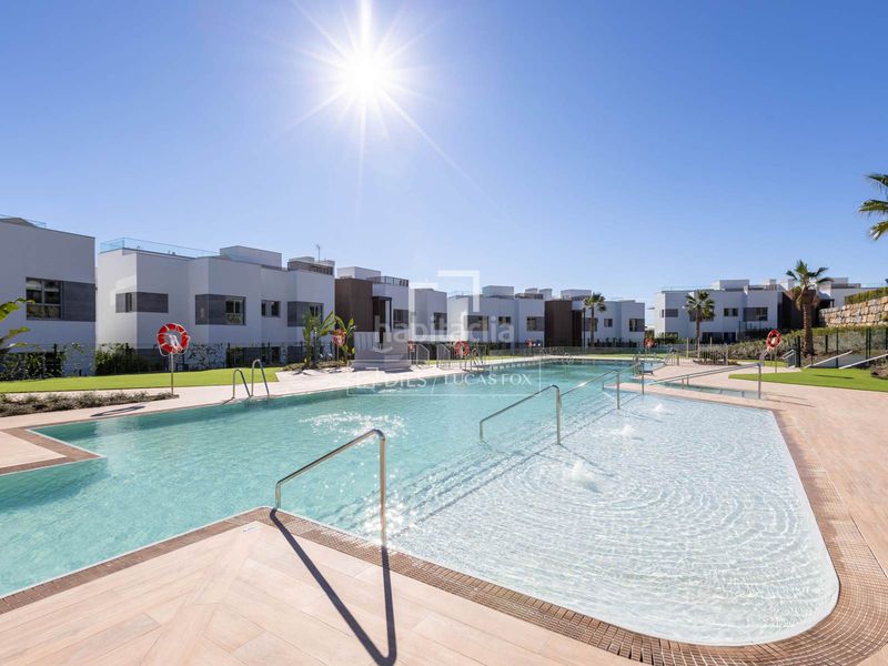 Foto cc3f61c9-48a8-4e0e-9193-21bf687c7c9d. Pis amb calefacció aparcament piscina a bahía de Marbella Marbella