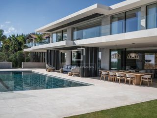 Chalet in Sotogrande Alto. Villa panoramah  obra maestra arquitectónica de 5 dormitorios co