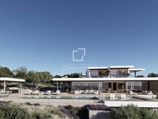 Chalet in Sotogrande Alto. Villa retiro un santuario elevado en la reserva de sotogrande