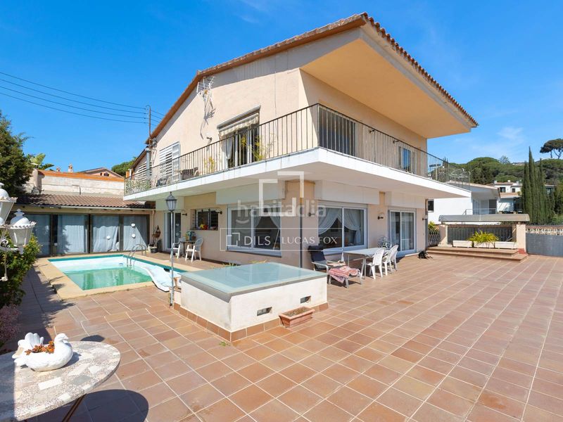 Foto a1d6f709-3752-48f3-b3bf-7661c9a3a4aa. Xalet amb calefacció aparcament piscina a Cabrils